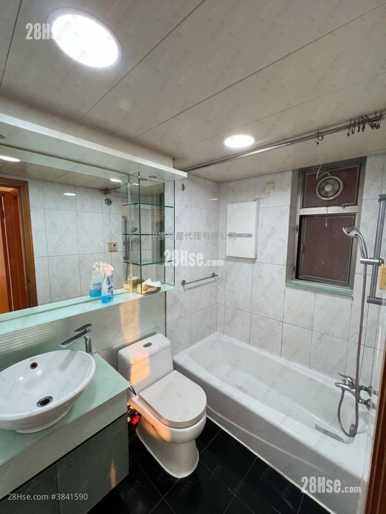 Yoho Town Sell 2 Bedrooms 422 ft²