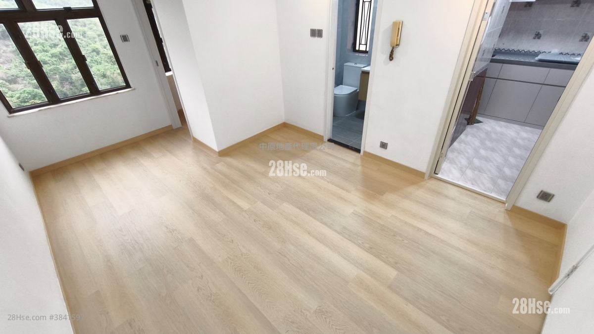 living room: Tsuen Wan Centre Sell 1 Bedroom , 1 Bathroom 324 ft²