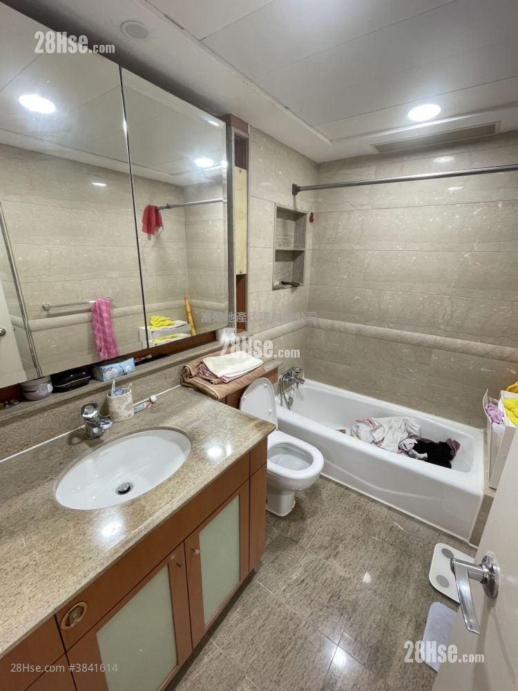 Royal Peninsula Sell 4 Bedrooms , 3 Bathrooms 1,043 ft²