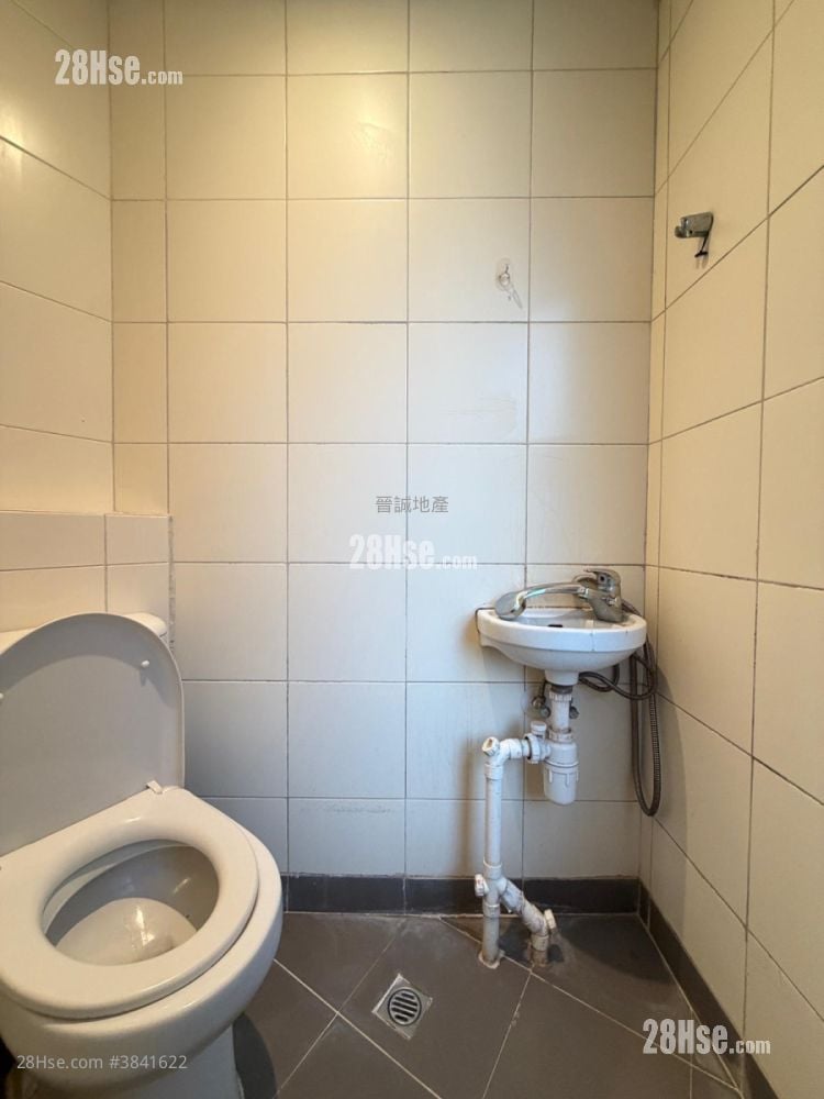 The Bloomsway Sell 4 Bedrooms , 3 Bathrooms 976 ft²
