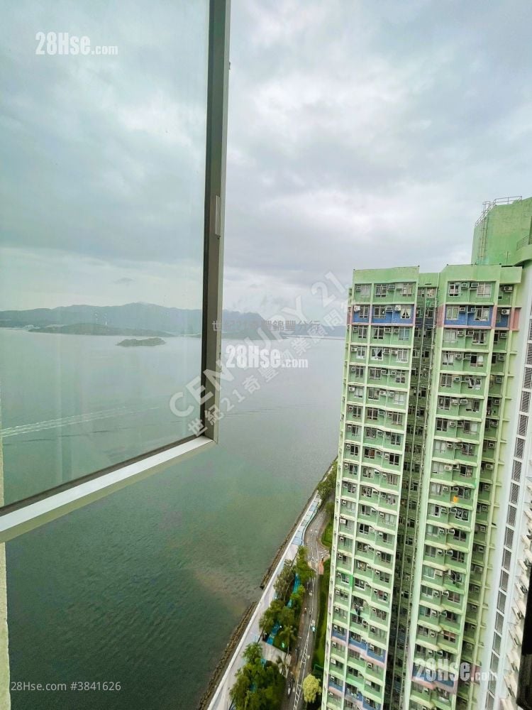 Kam Fung Court Sell 3 Bedrooms , 1 Bathroom 596 ft²