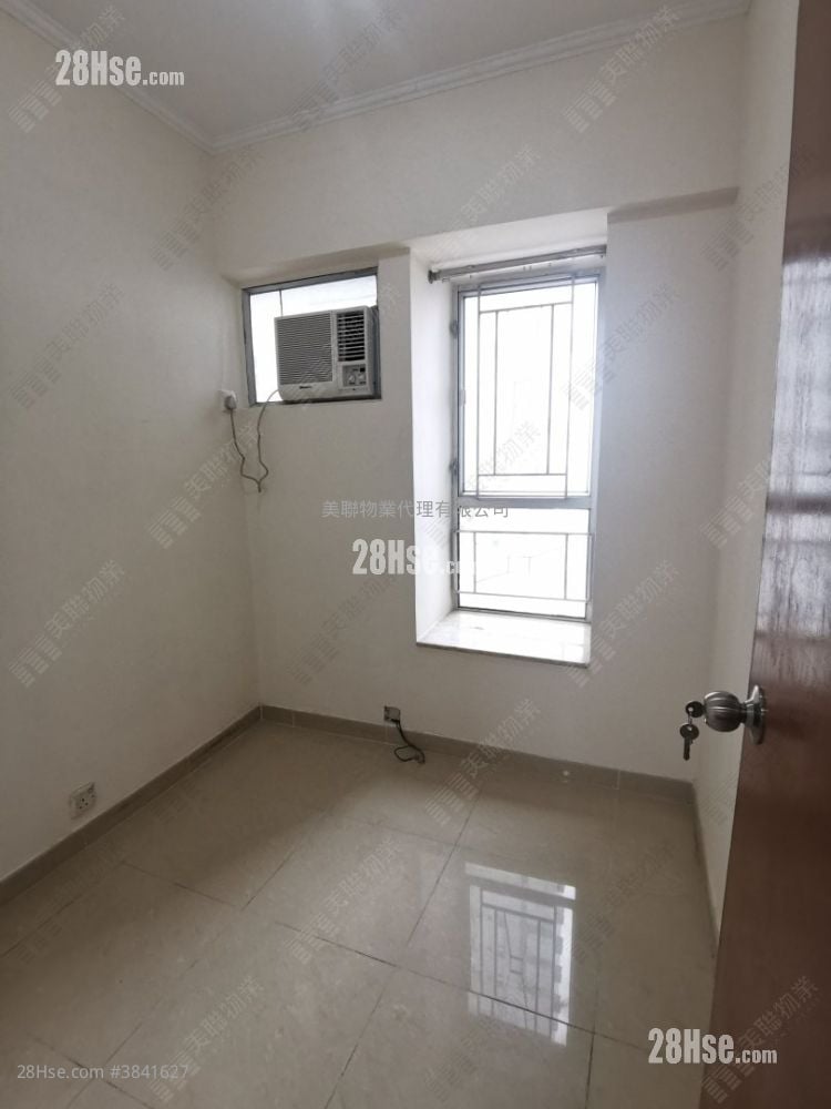 Marina Garden Sell 3 Bedrooms , 2 Bathrooms 567 ft²