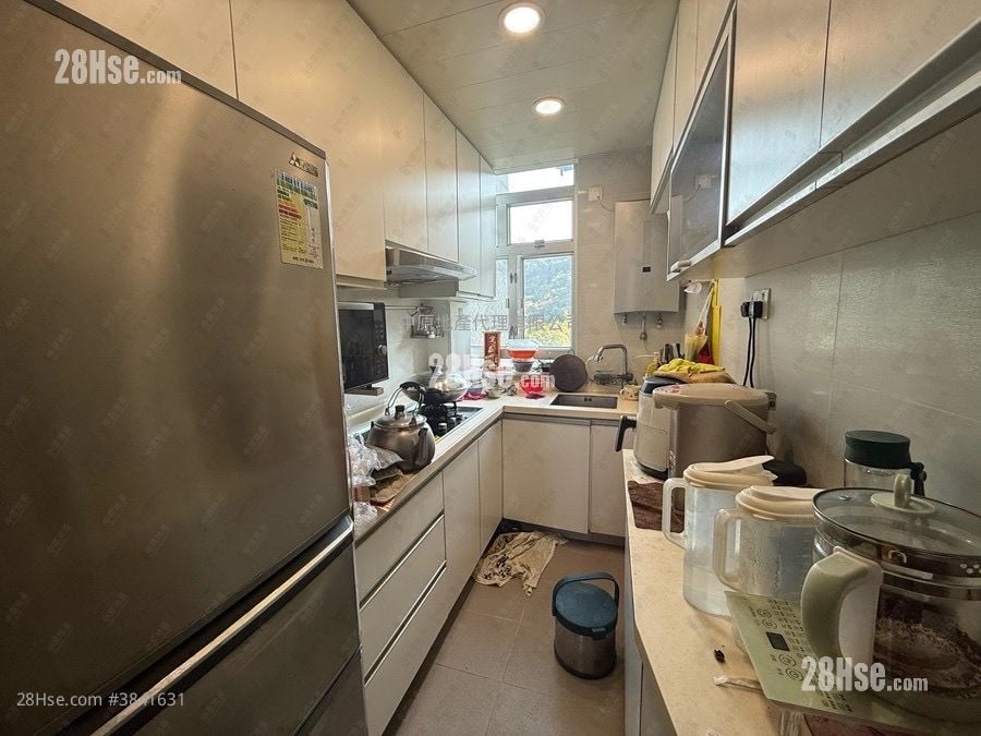 Ching Wah Court Sell 3 Bedrooms , 1 Bathroom 645 ft²