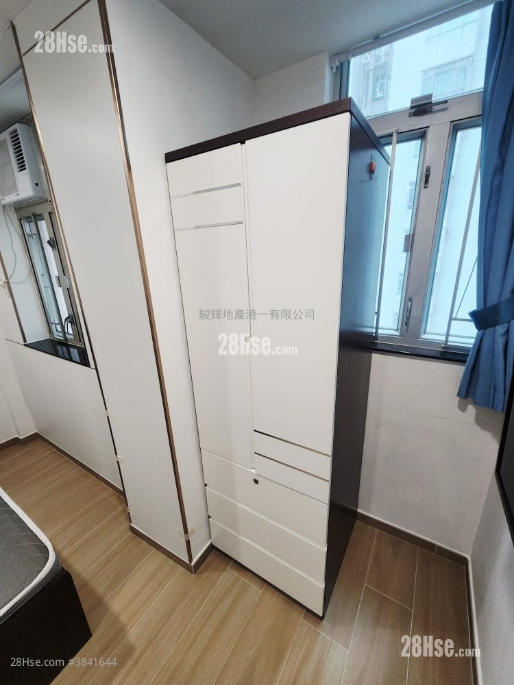 Luen Wo Building Rental Studio , 1 Bathroom 160 ft²
