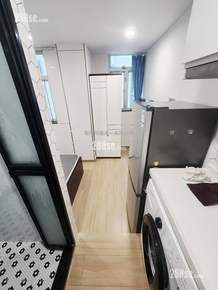 Luen Wo Building Rental Studio , 1 Bathroom 160 ft²