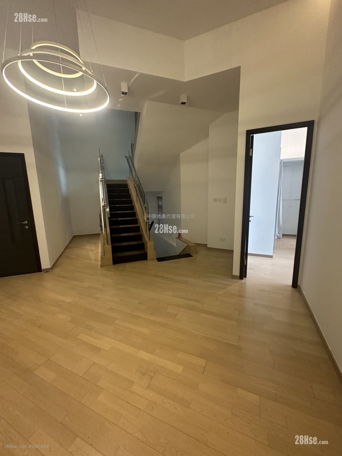 Shining Heights Sell 4 Bedrooms 2,358 ft²