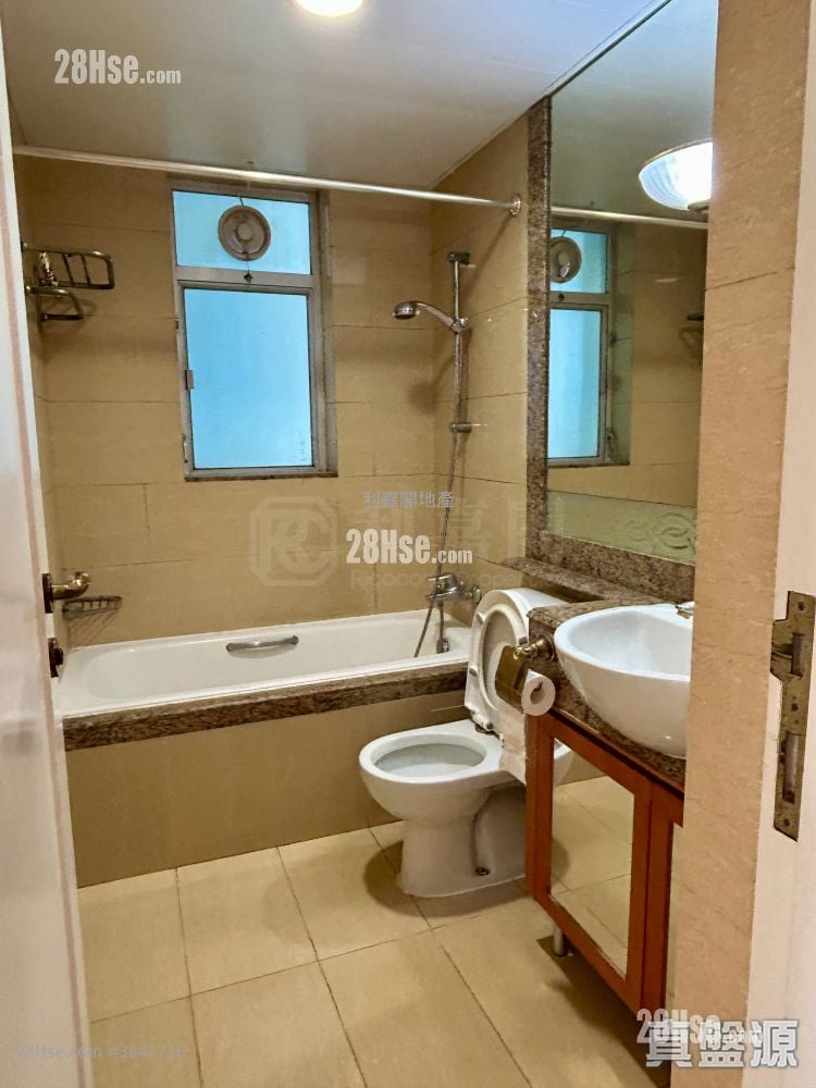傲雲峰 售盤 2 房 , 1 浴室 479 平方呎