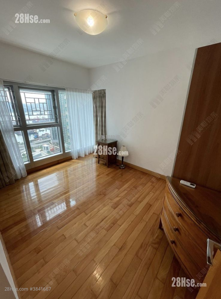 The Waterfront Rental 4 Bedrooms , 2 Bathrooms 2,011 ft²