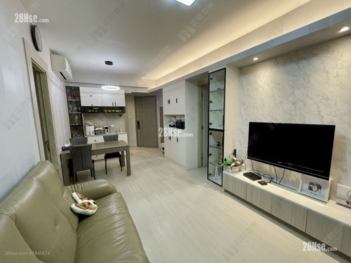 Sea To Sky Sell 3 Bedrooms , 2 Bathrooms 702 ft²