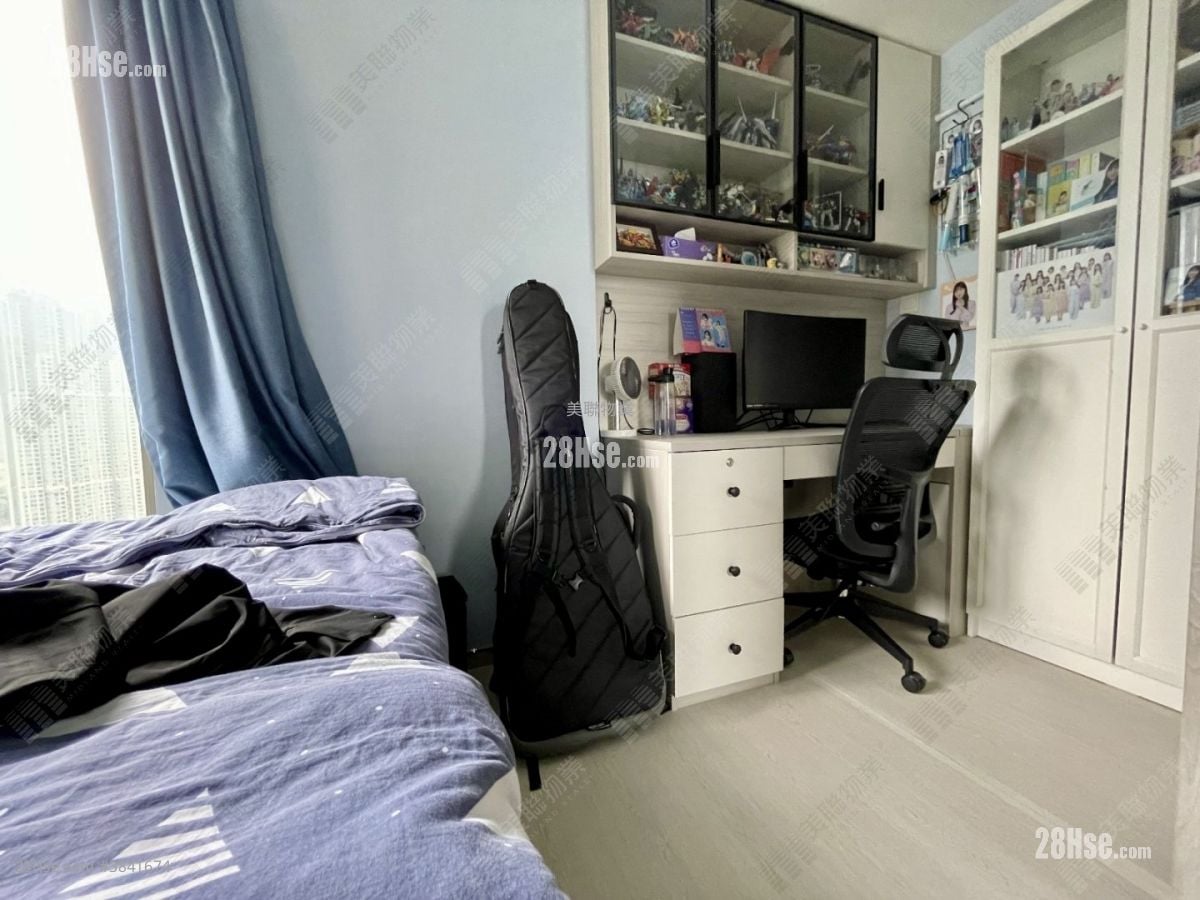 Sea To Sky Sell 3 Bedrooms , 2 Bathrooms 702 ft²