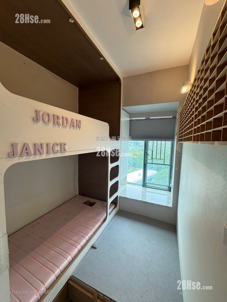 Mont Vert Sell 3 Bedrooms , 3 Bathrooms 933 ft²