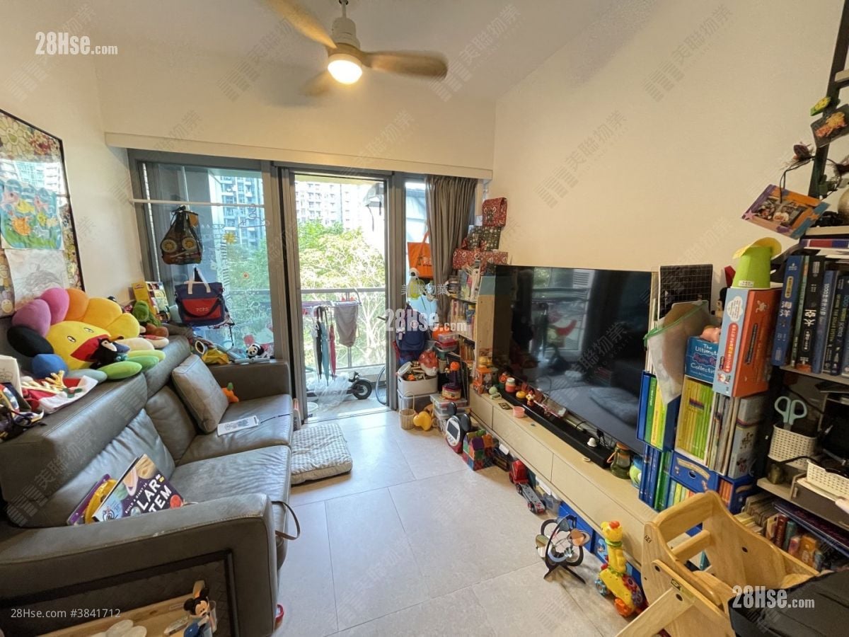 St Martin Sell 2 Bedrooms 436 ft²