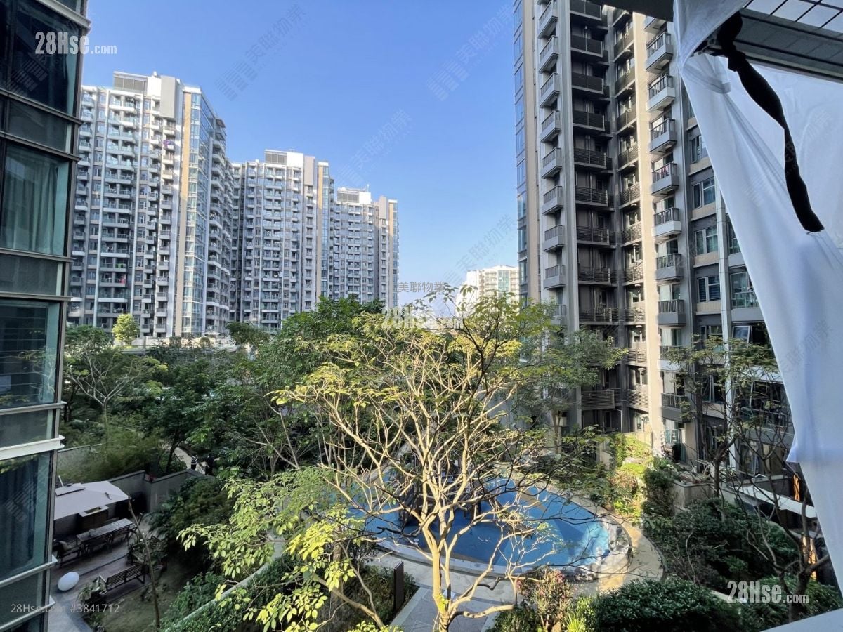 St Martin Sell 2 Bedrooms 436 ft²