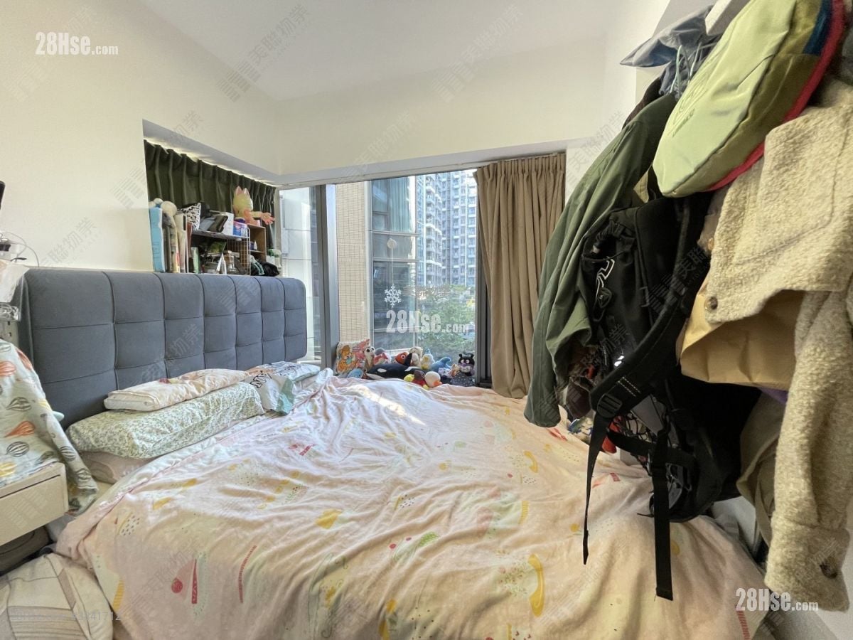 St Martin Sell 2 Bedrooms 436 ft²