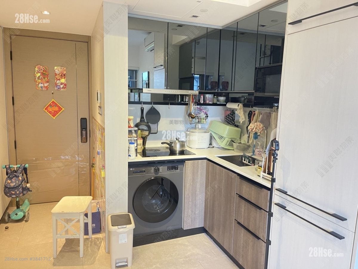 St Martin Sell 2 Bedrooms 436 ft²