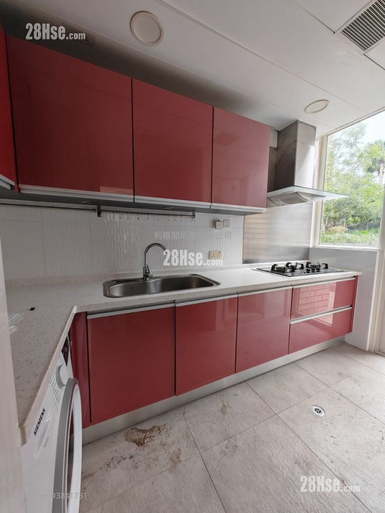 L'utopie Rental 4 Bedrooms , 2 Bathrooms 1,533 ft²