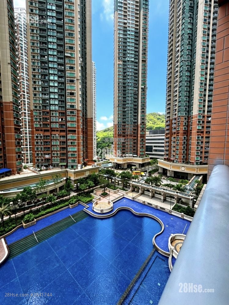Metro Town Sell 3 Bedrooms 650 ft²