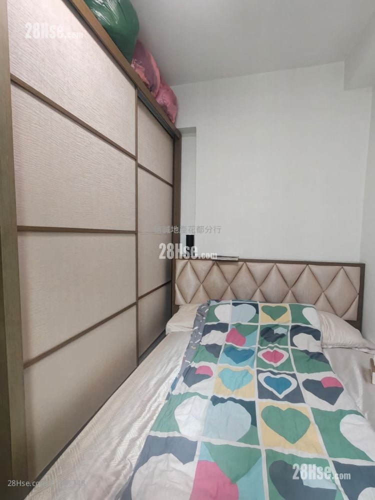 Flora Plaza Sell 2 Bedrooms , 1 Bathroom 413 ft²