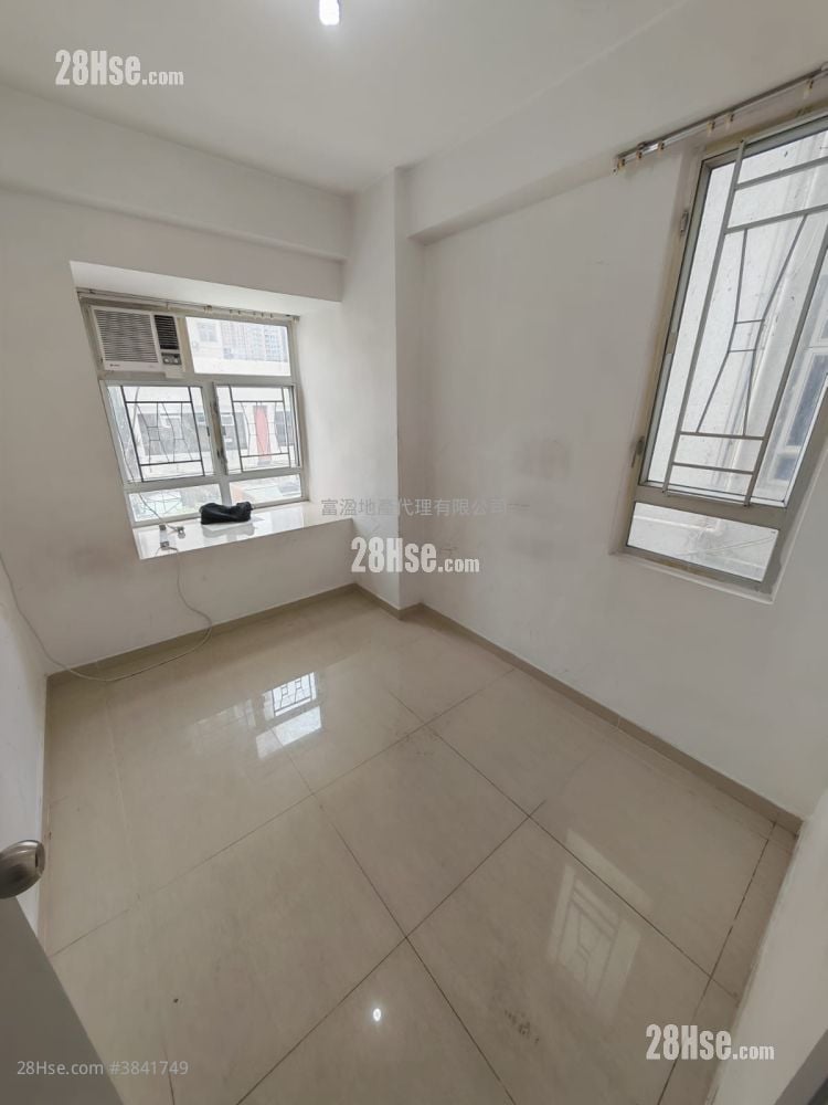 Ho Shun King Building Sell 2 Bedrooms , 1 Bathroom 324 ft²