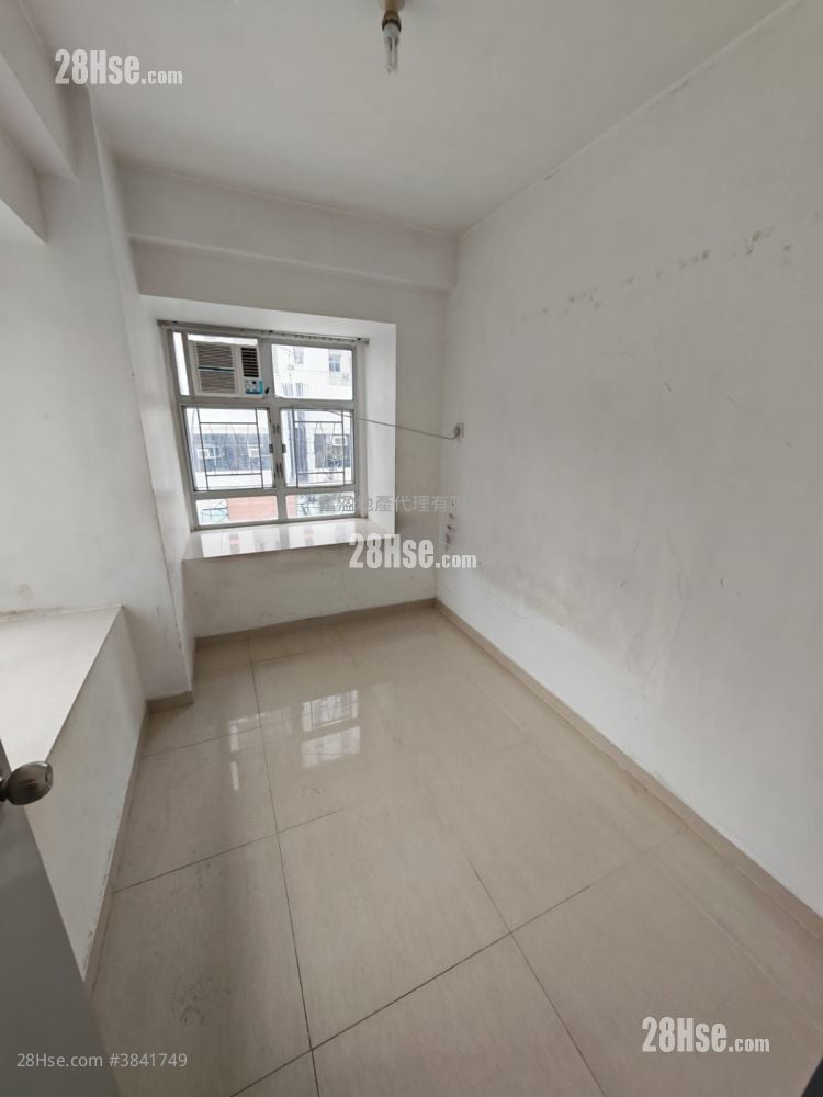 Ho Shun King Building Sell 2 Bedrooms , 1 Bathroom 324 ft²
