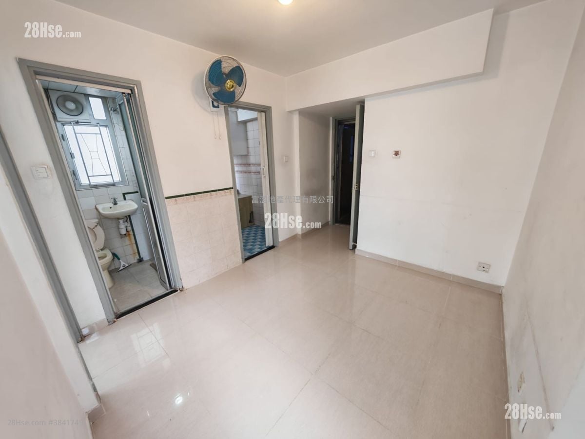 Ho Shun King Building Sell 2 Bedrooms , 1 Bathroom 324 ft²