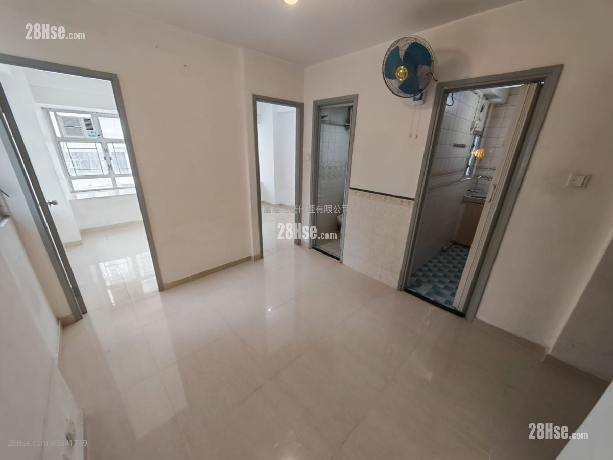 Ho Shun King Building Sell 2 Bedrooms , 1 Bathroom 324 ft²