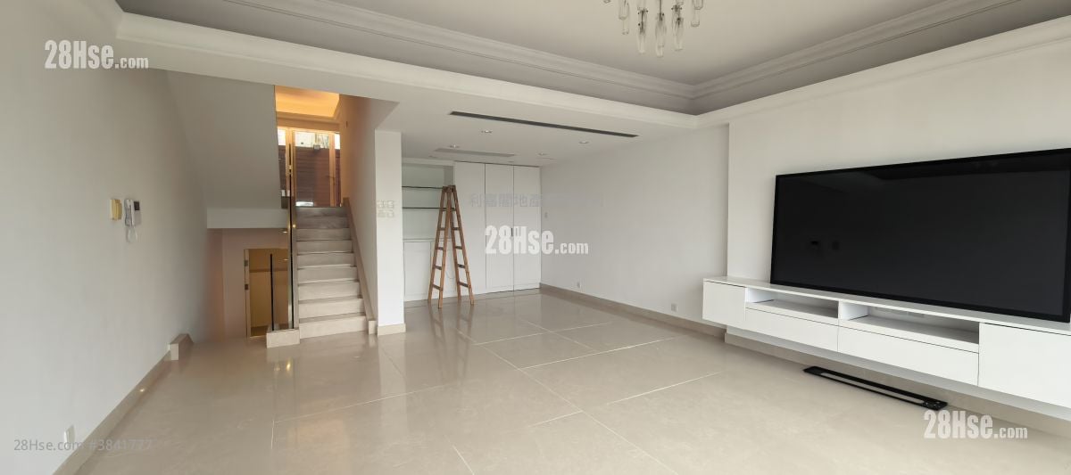Las Pinadas Rental 3 Bedrooms , 2 Bathrooms 1,925 ft²