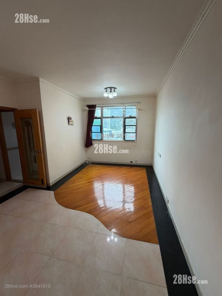 Silver Garden Sell 639 ft²