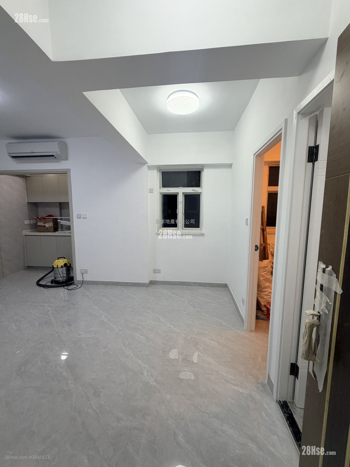 Tung Fat Building Sell 3 Bedrooms , 2 Bathrooms 615 ft²