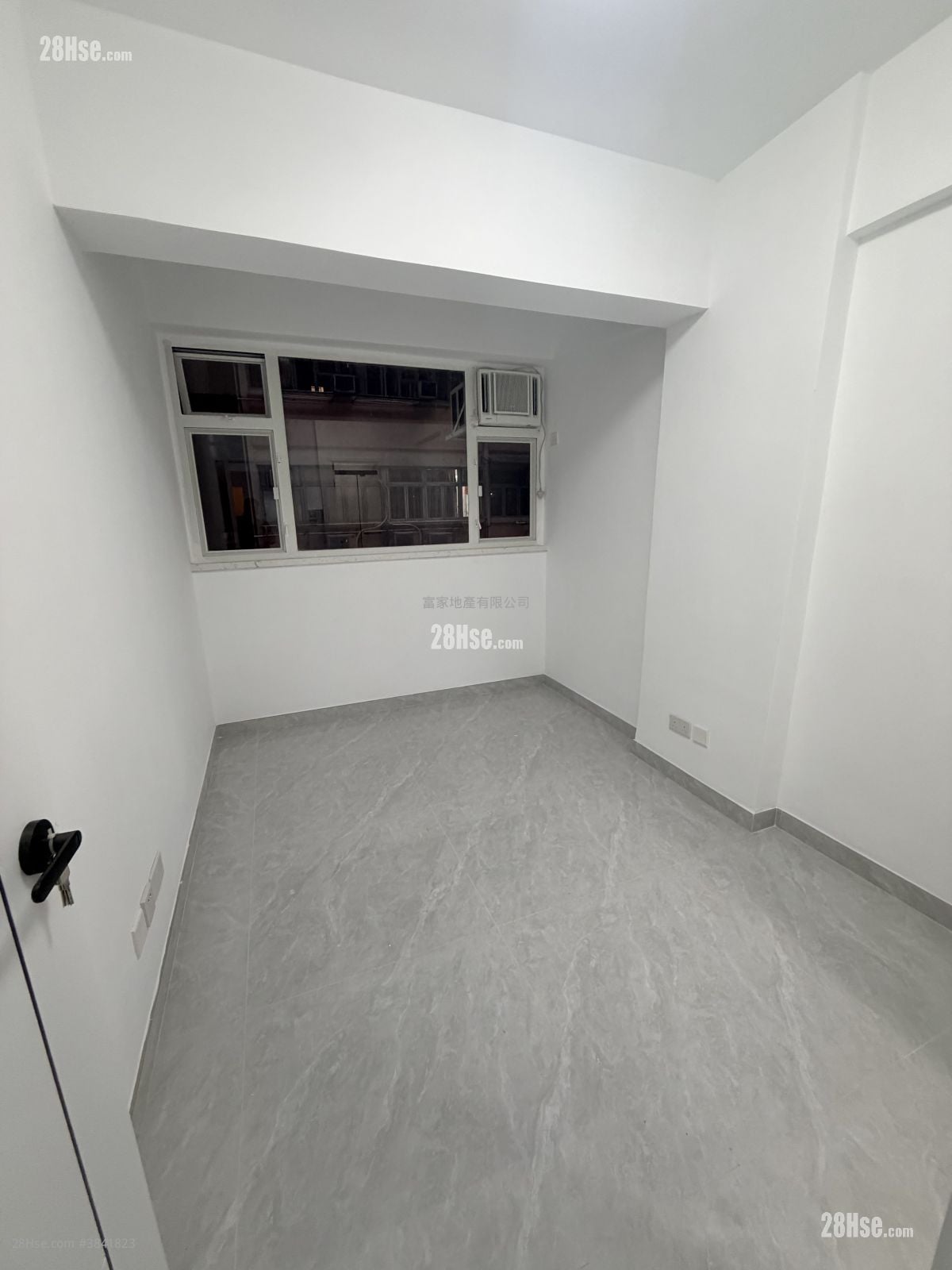 Tung Fat Building Sell 3 Bedrooms , 2 Bathrooms 615 ft²