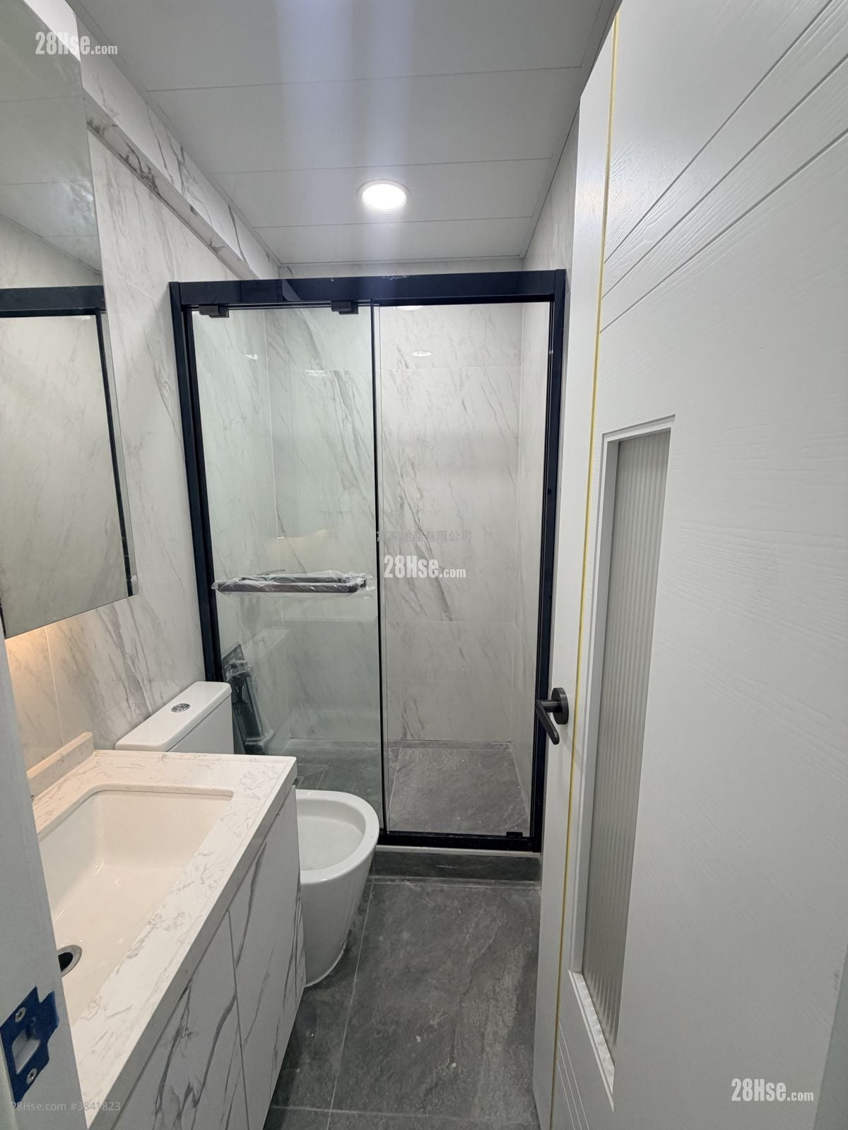 Tung Fat Building Sell 3 Bedrooms , 2 Bathrooms 615 ft²