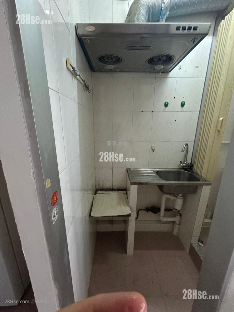 Hing Tat Mansion Rental 140 ft²