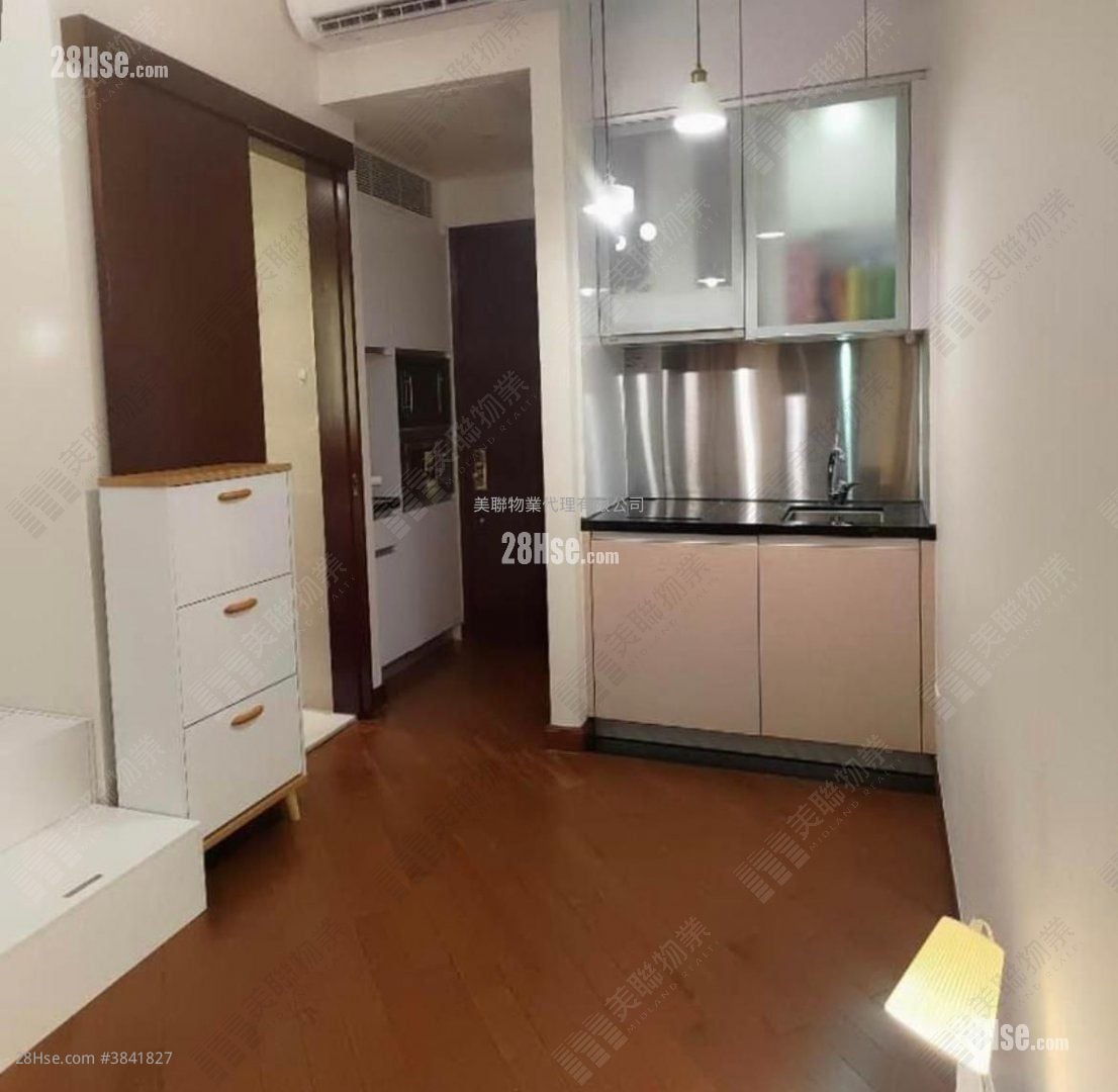 Park Summit Sell Studio , 1 Bathroom 264 ft²