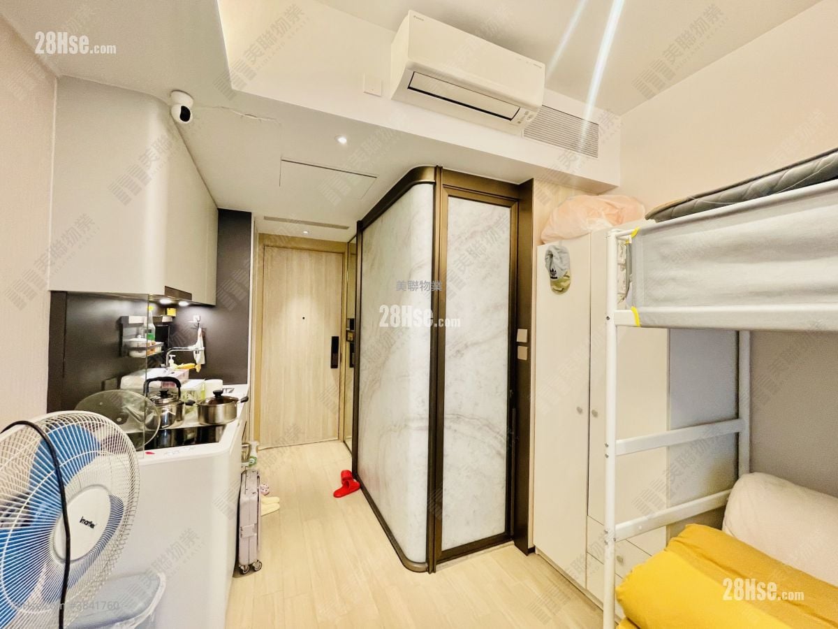 One Innovale Sell Studio 221 ft²