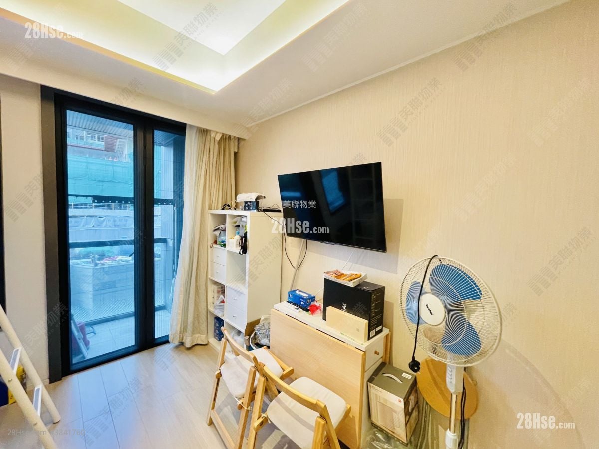 One Innovale Sell Studio 221 ft²