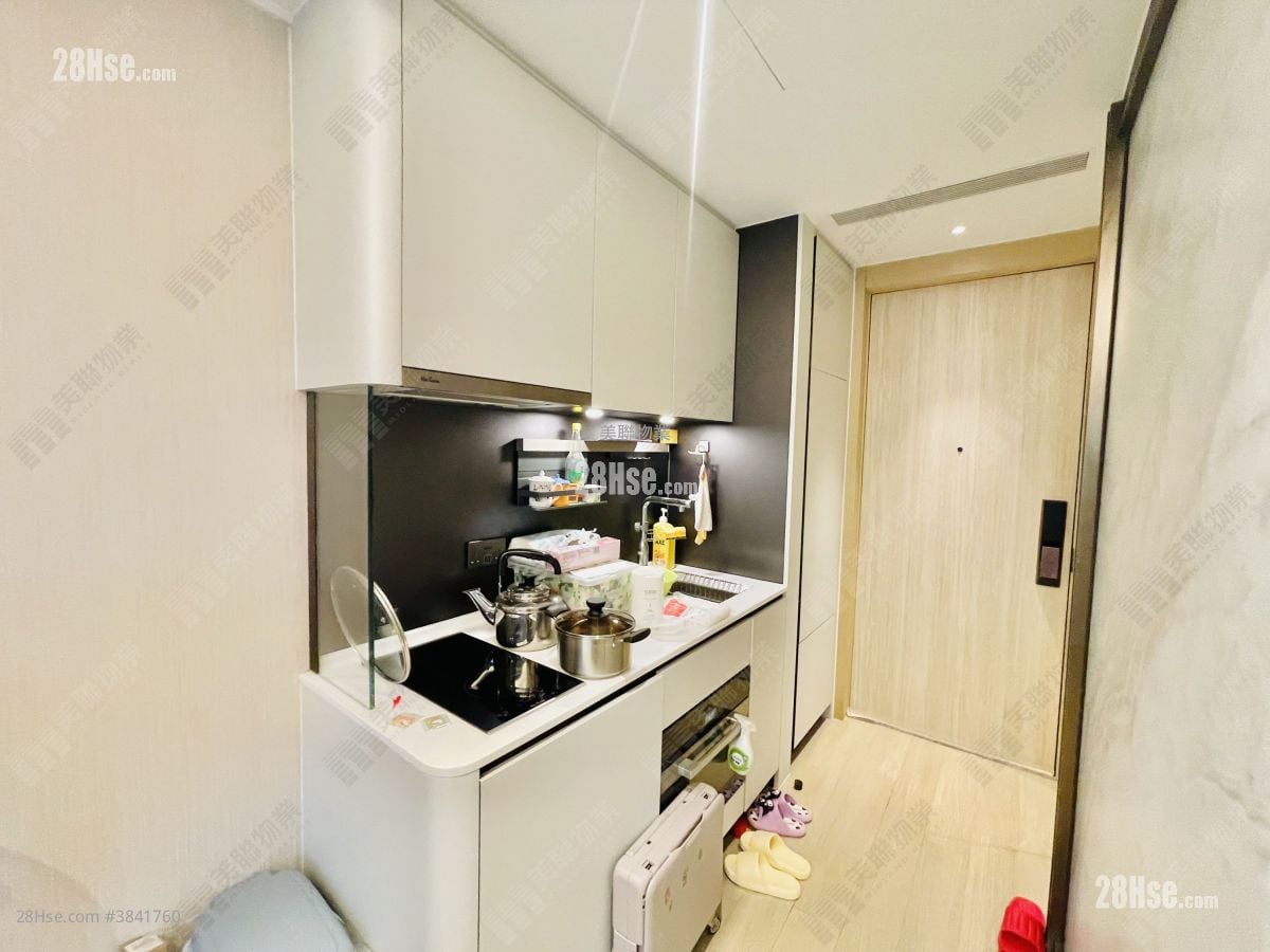 One Innovale Sell Studio 221 ft²