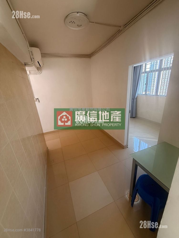 Cherry Mansion Rental 3 Bedrooms , 1 Bathroom 455 ft²