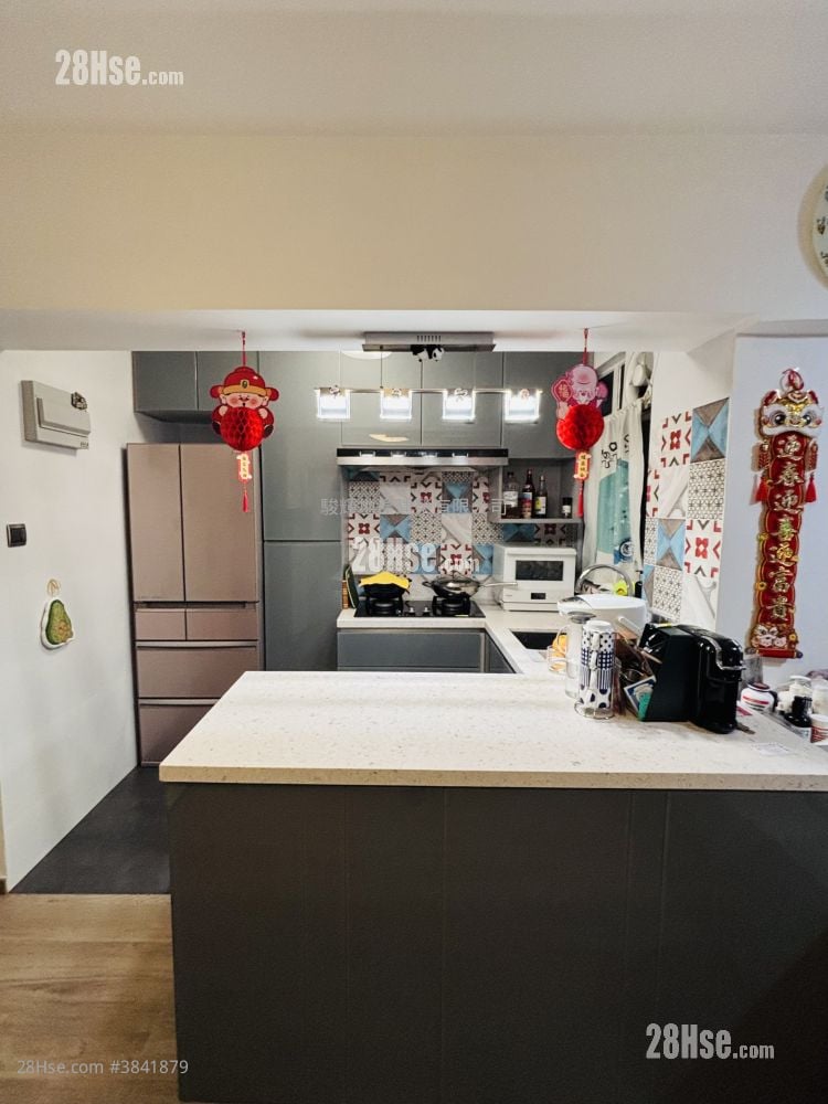 Charming Garden Sell 2 Bedrooms , 1 Bathroom 456 ft²