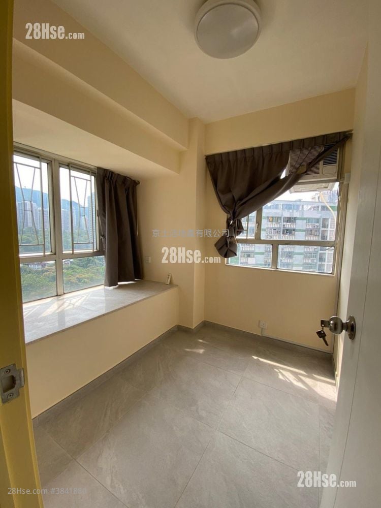 Golden Lion Garden Rental 2 Bedrooms , 1 Bathroom 285 ft²