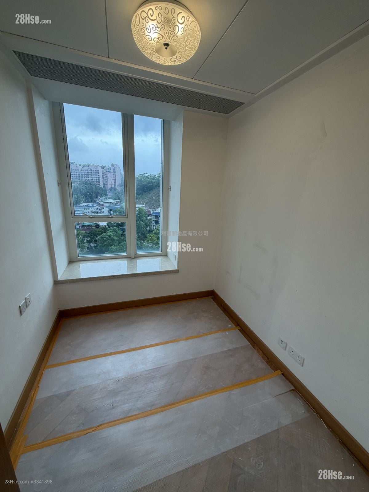 Peak One Rental 3 Bedrooms , 2 Bathrooms 1,027 ft²