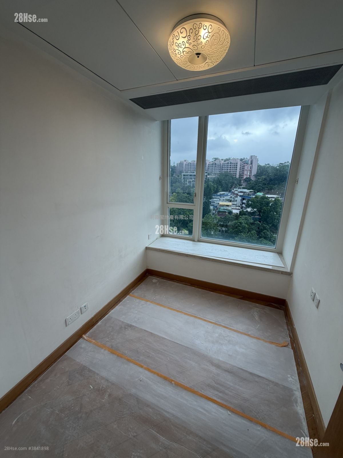 Peak One Rental 3 Bedrooms , 2 Bathrooms 1,027 ft²