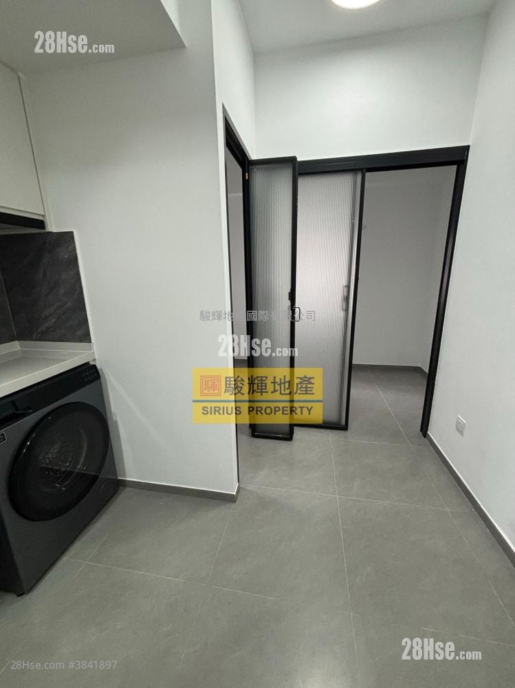 Honland Building Rental 2 Bedrooms , 1 Bathroom 200 ft²