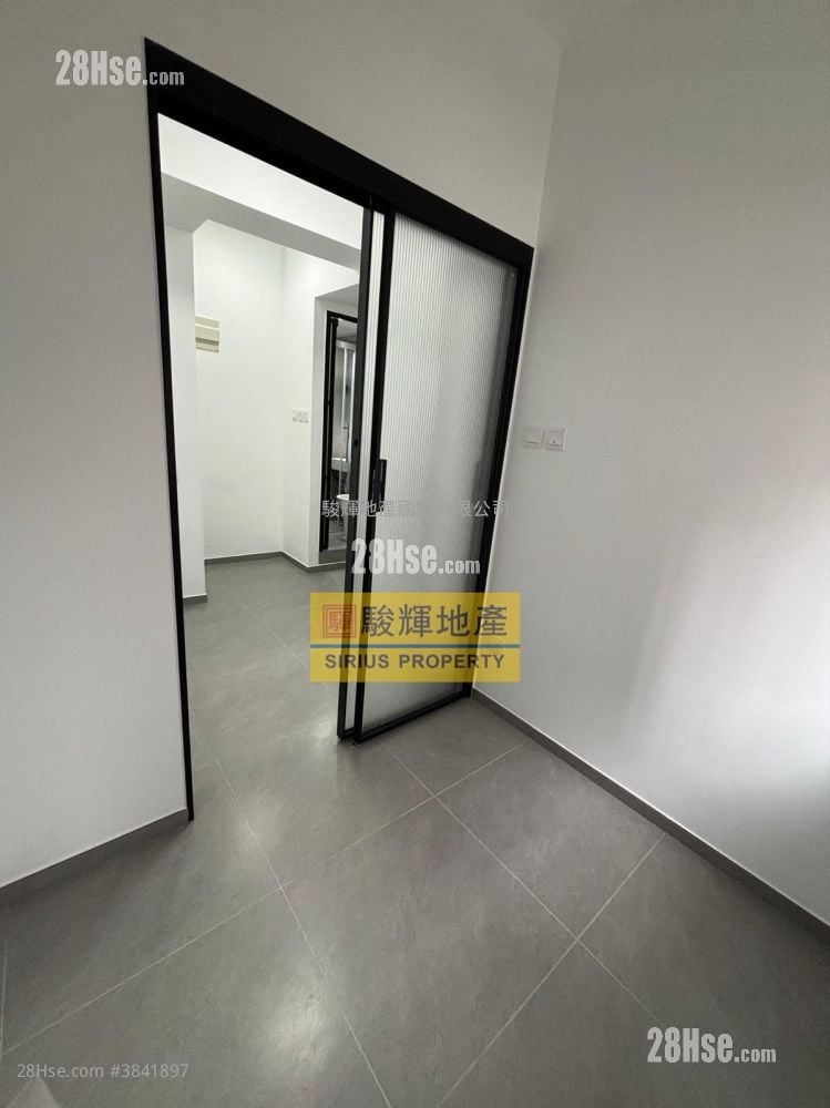 Honland Building Rental 2 Bedrooms , 1 Bathroom 200 ft²