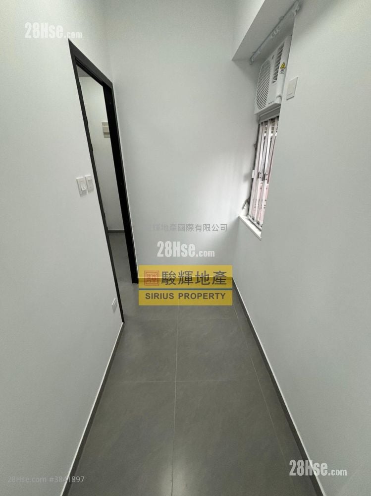 Honland Building Rental 2 Bedrooms , 1 Bathroom 200 ft²