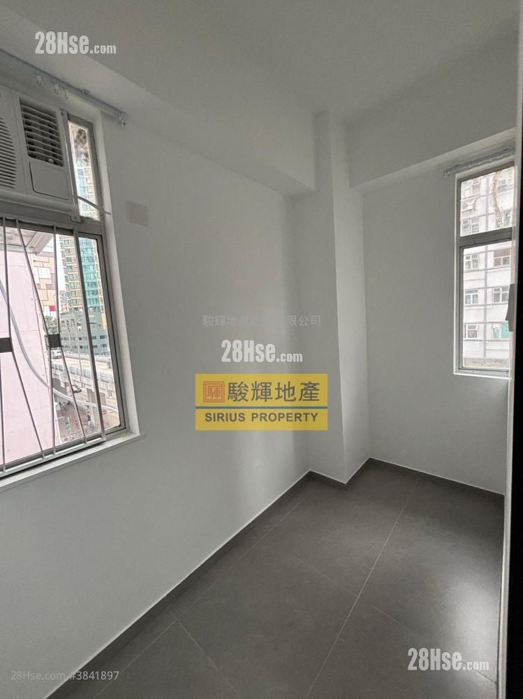 Honland Building Rental 2 Bedrooms , 1 Bathroom 200 ft²