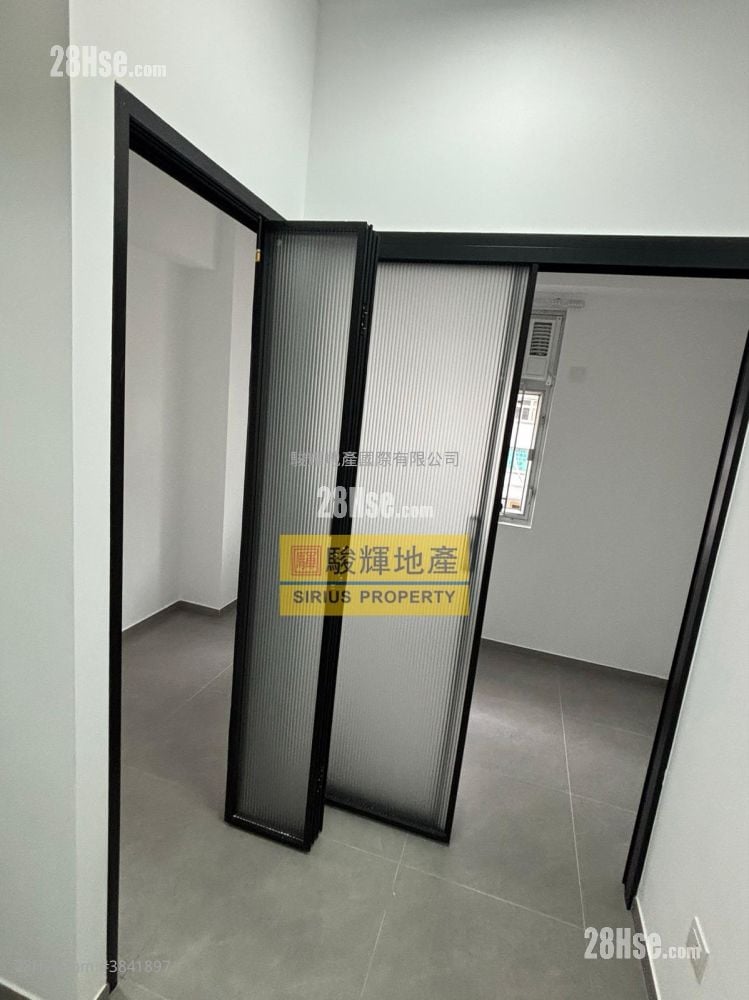 Honland Building Rental 2 Bedrooms , 1 Bathroom 200 ft²