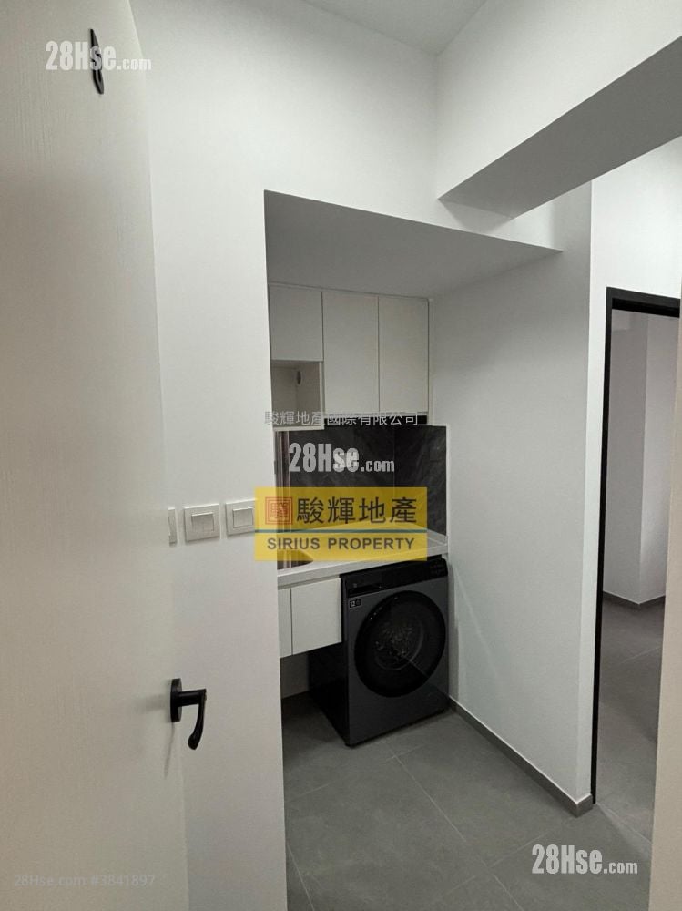 Honland Building Rental 2 Bedrooms , 1 Bathroom 200 ft²