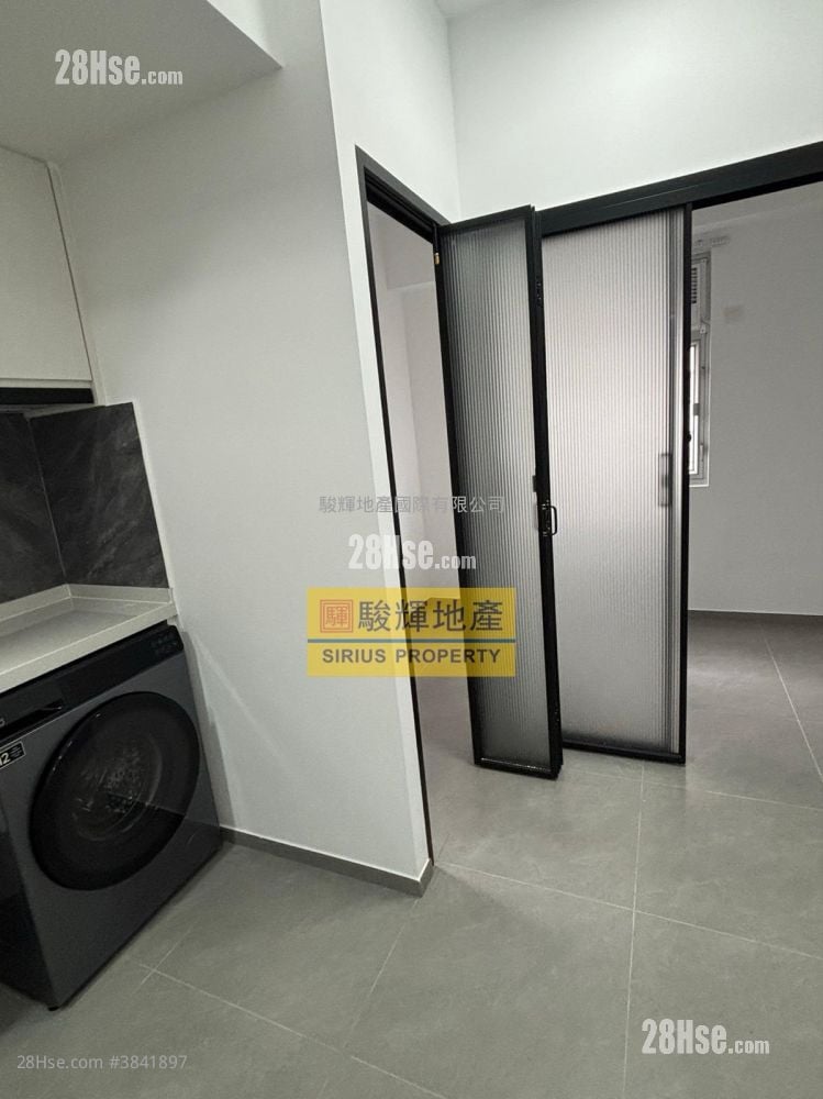 Honland Building Rental 2 Bedrooms , 1 Bathroom 200 ft²