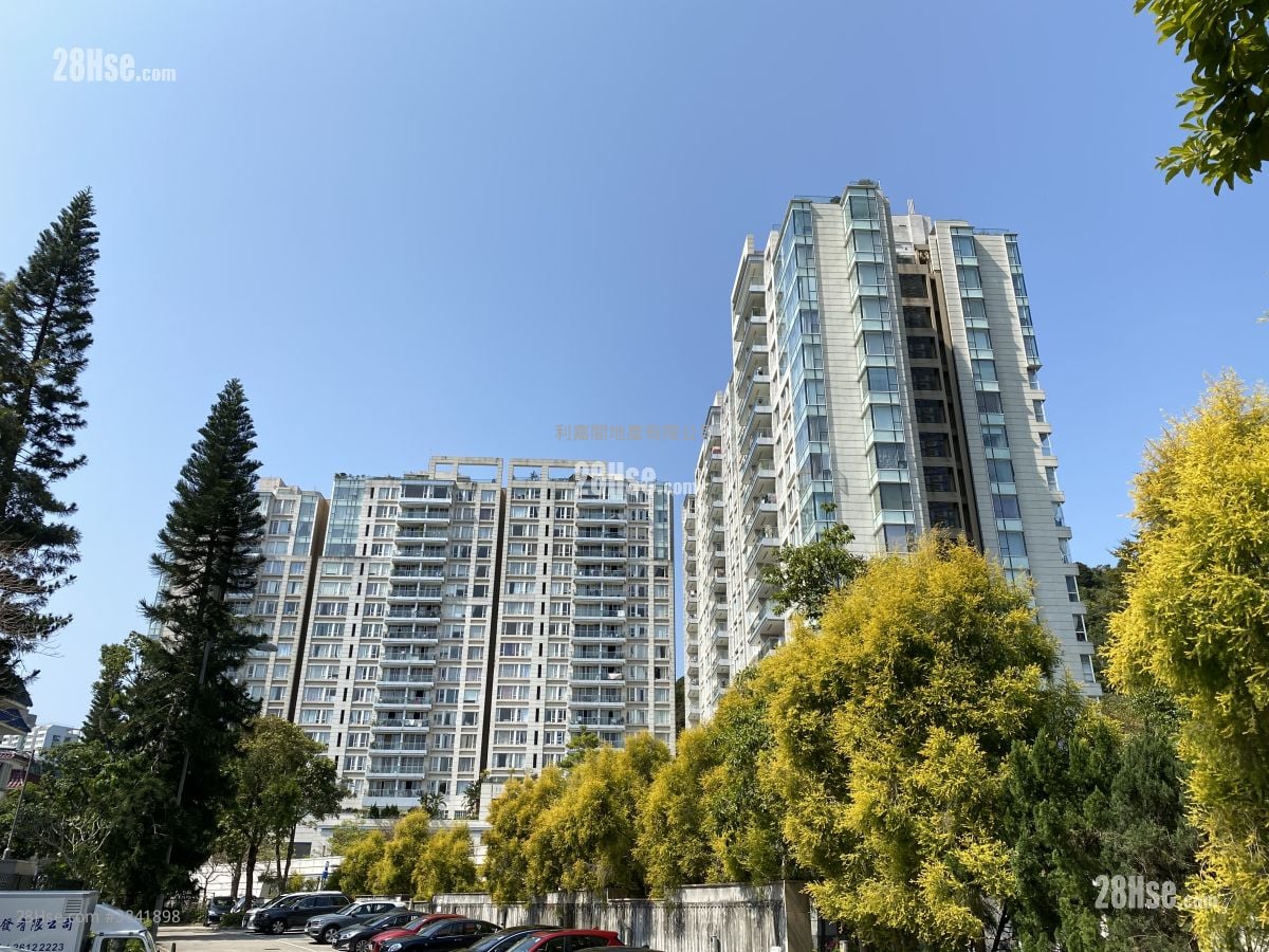 Peak One Rental 3 Bedrooms , 2 Bathrooms 1,027 ft²