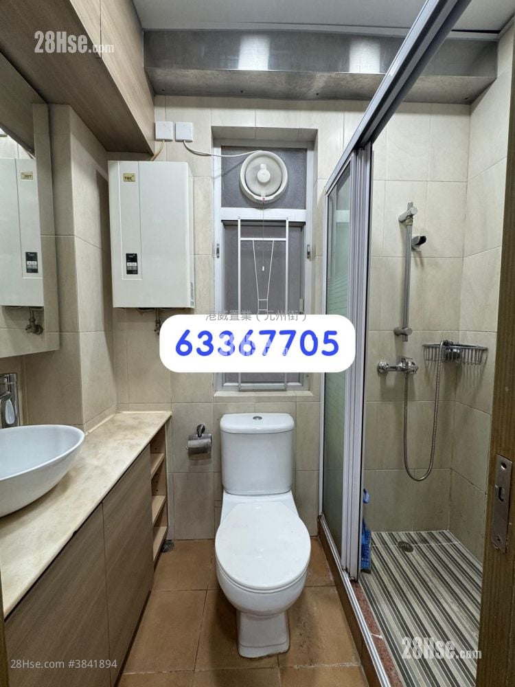 Happy Centre Rental 3 Bedrooms , 1 Bathroom 495 ft²
